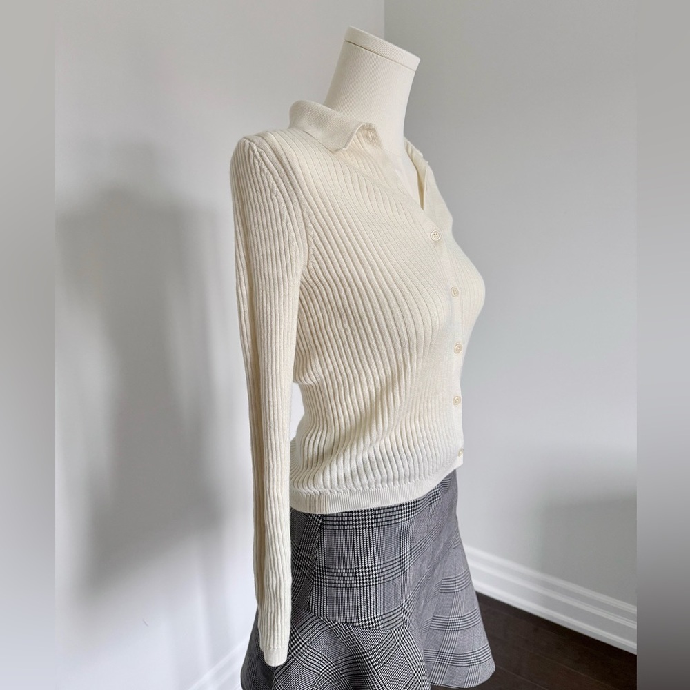Uniqlo Ribbed Button-Down Cardigan - Picture 6 of 6